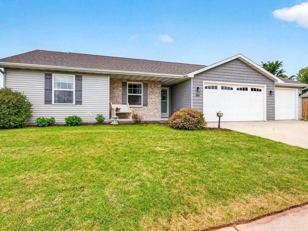 503 RUSCH DRIVE, Combined Locks, WI 54113