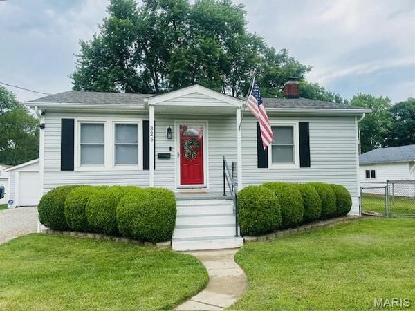 325 S 52nd Street , Belleville, IL 62226