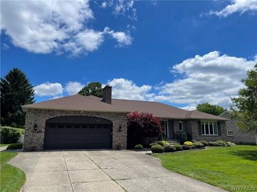 352 Dan Troy Drive, Buffalo, NY 14221