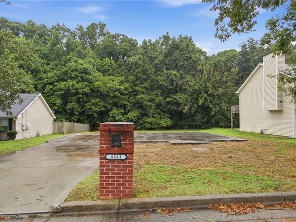 4313 Ward Bluff Court , Ellenwood, GA 30294