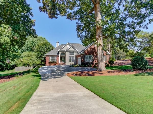 6560 Pond View Court, Clermont, GA 30527