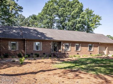 5050 Country Club Drive N, Wilson, NC 27896