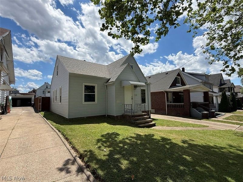 8314 Vineyard Avenue , Cleveland, OH 44105 Photo 3