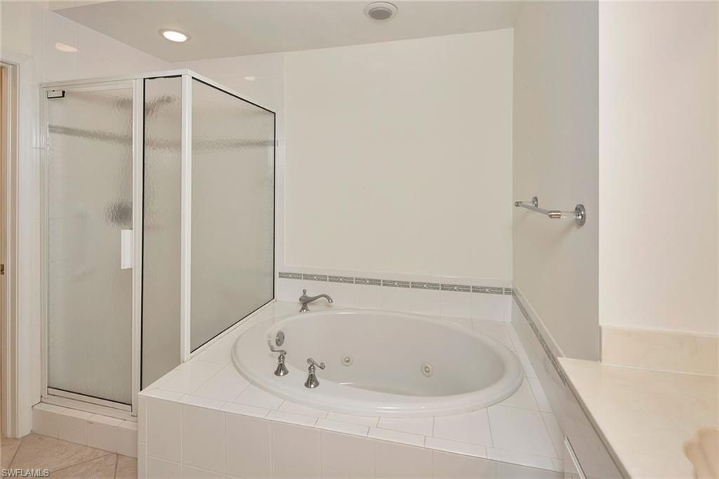 2405 Hidden Lake Dr, Unit 4705, Naples, FL 34112 Photo