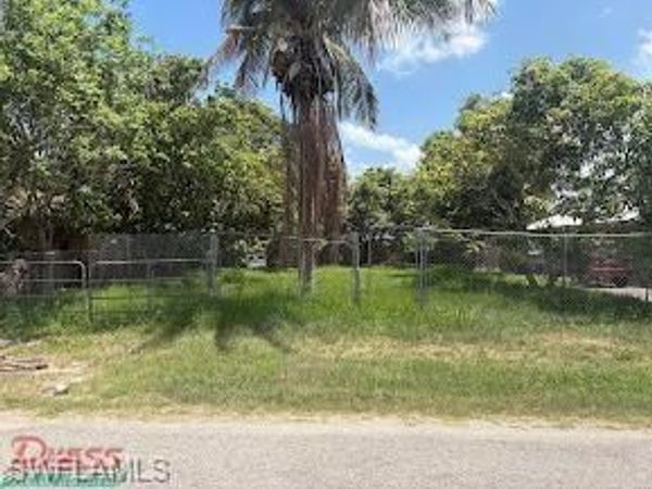 324 E Obispo AVE , CLEWISTON, FL 33440