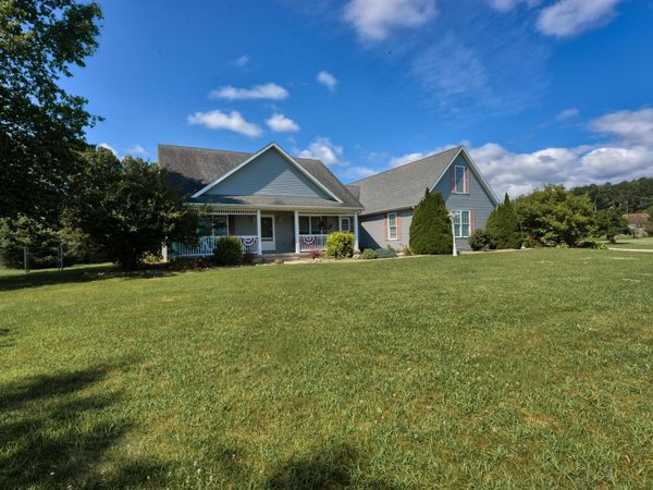 3860 Gateway Lane, Niles, MI 49120