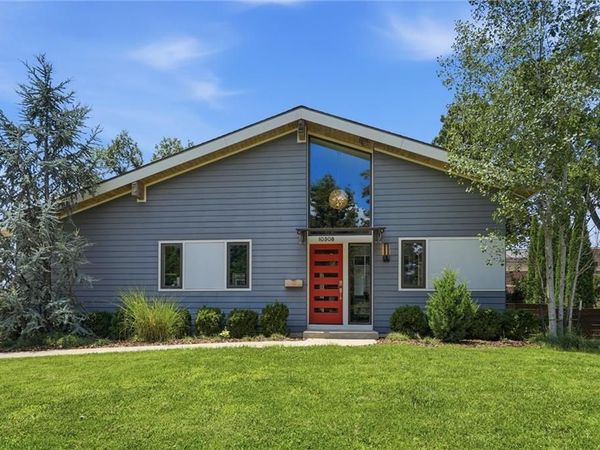 10308 Wenonga Lane, Leawood, KS 66206