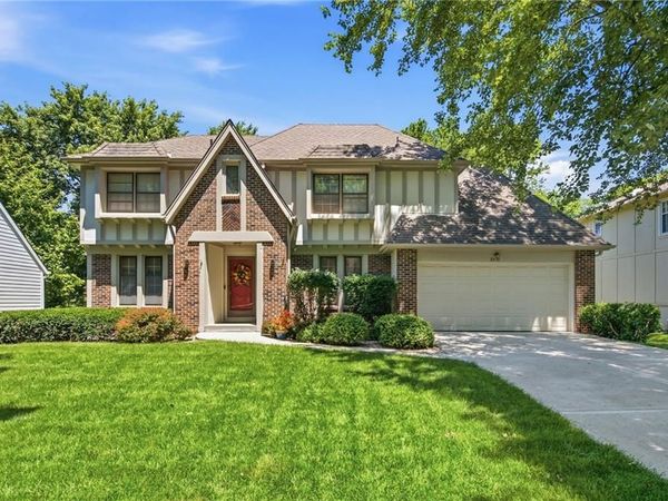 8412 W 116th Terrace, Overland Park, KS 66210
