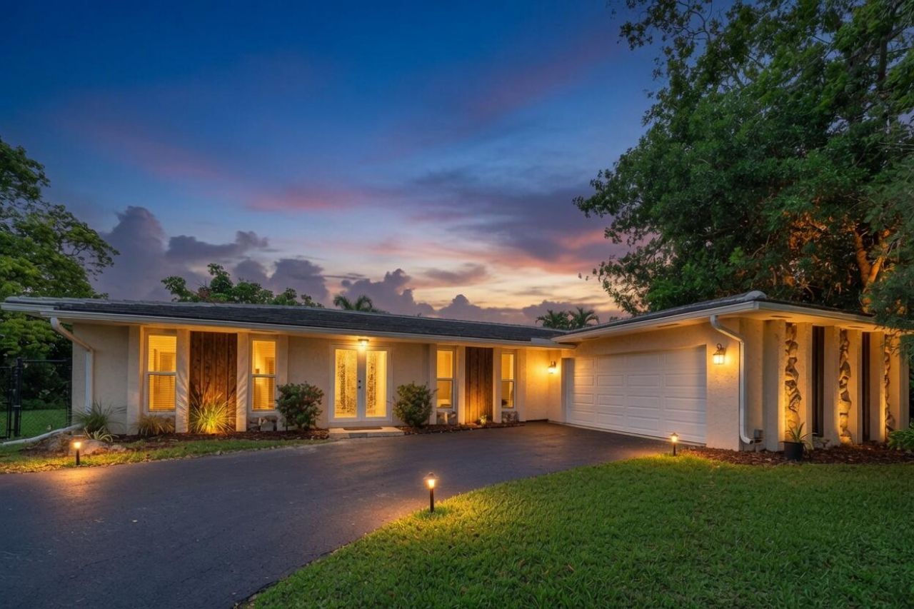 11901 NW 25th Street, Plantation, FL 33323 Photo