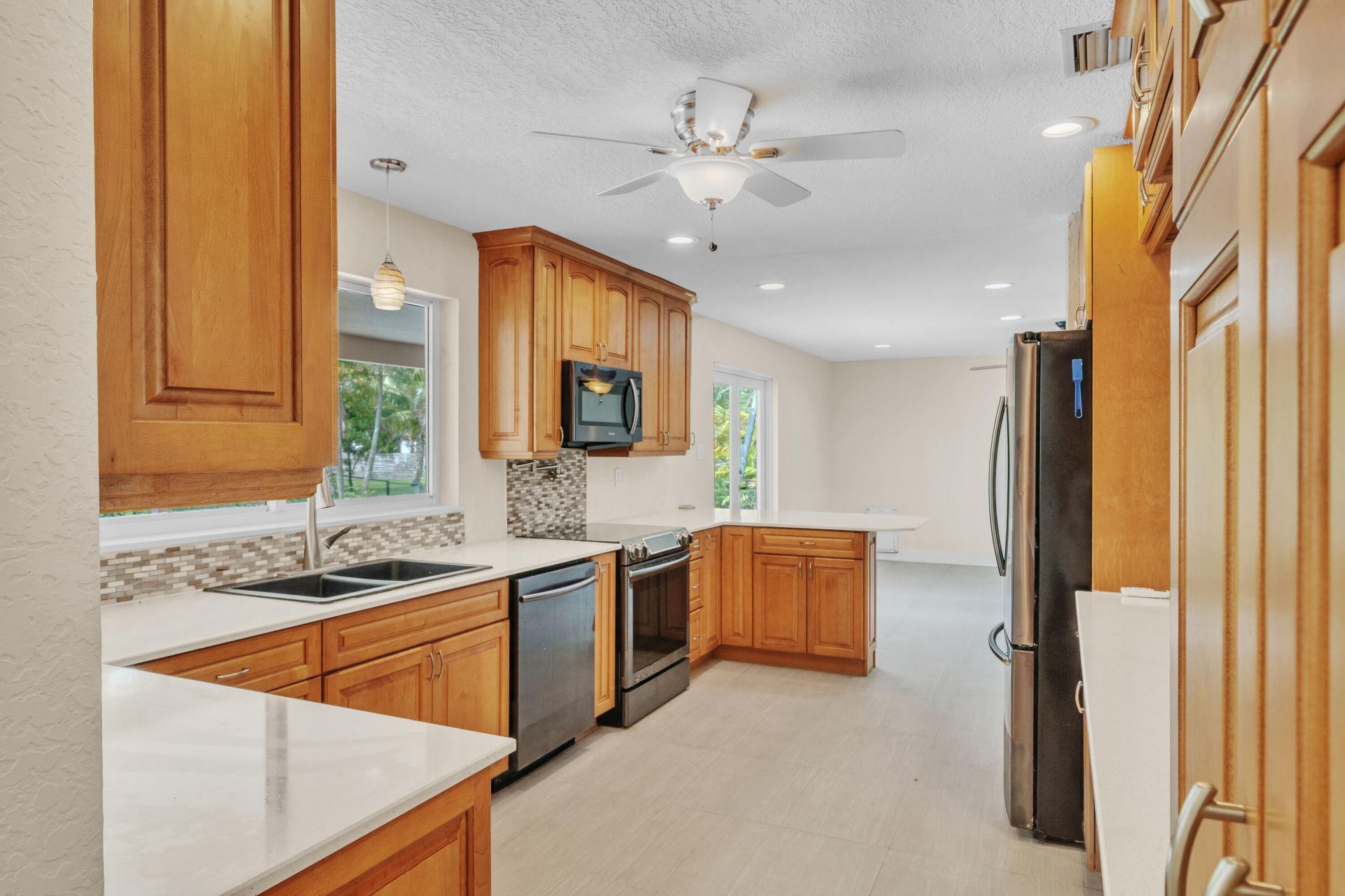 11901 NW 25th Street, Plantation, FL 33323 Photo