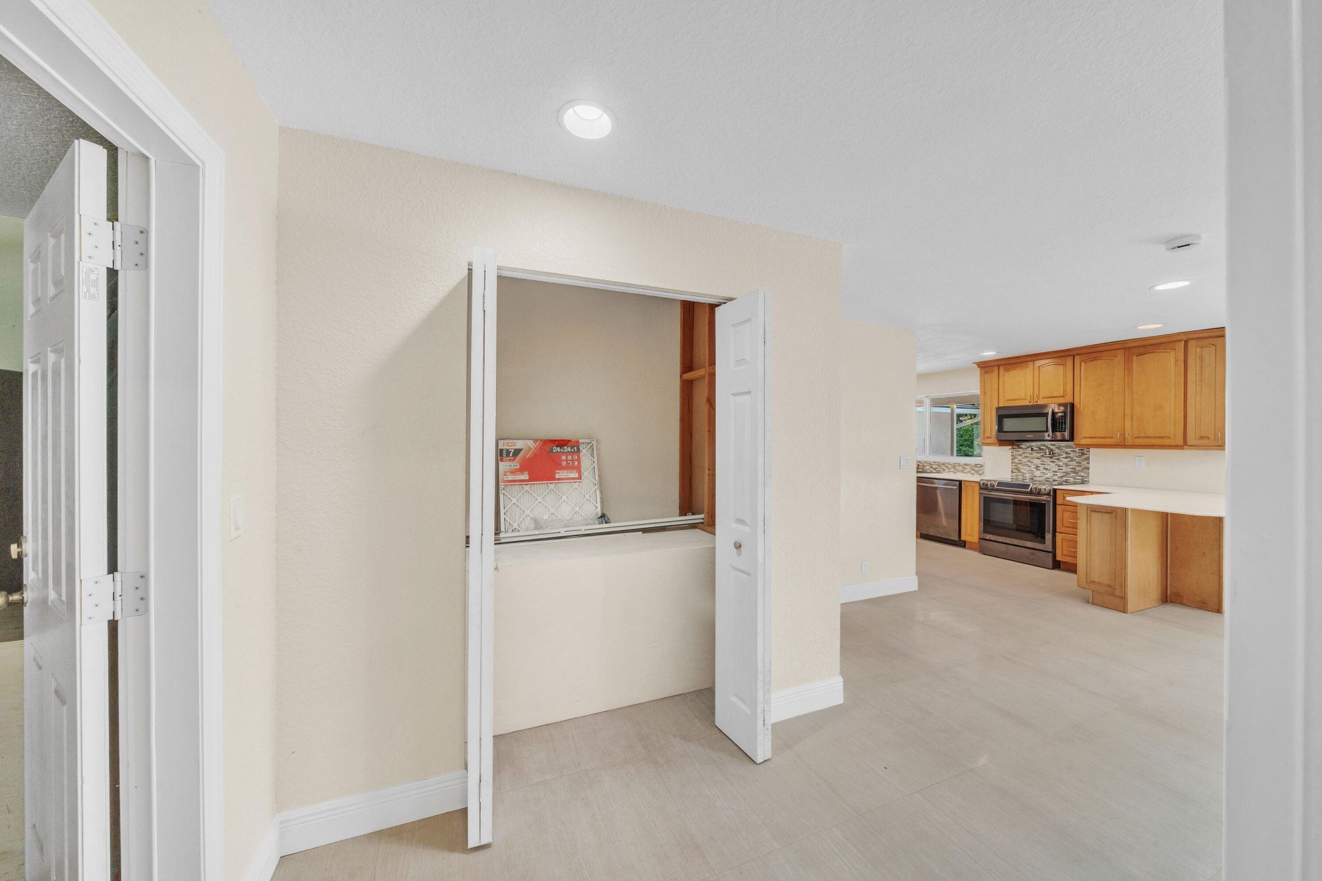 11901 NW 25th Street, Plantation, FL 33323 Photo