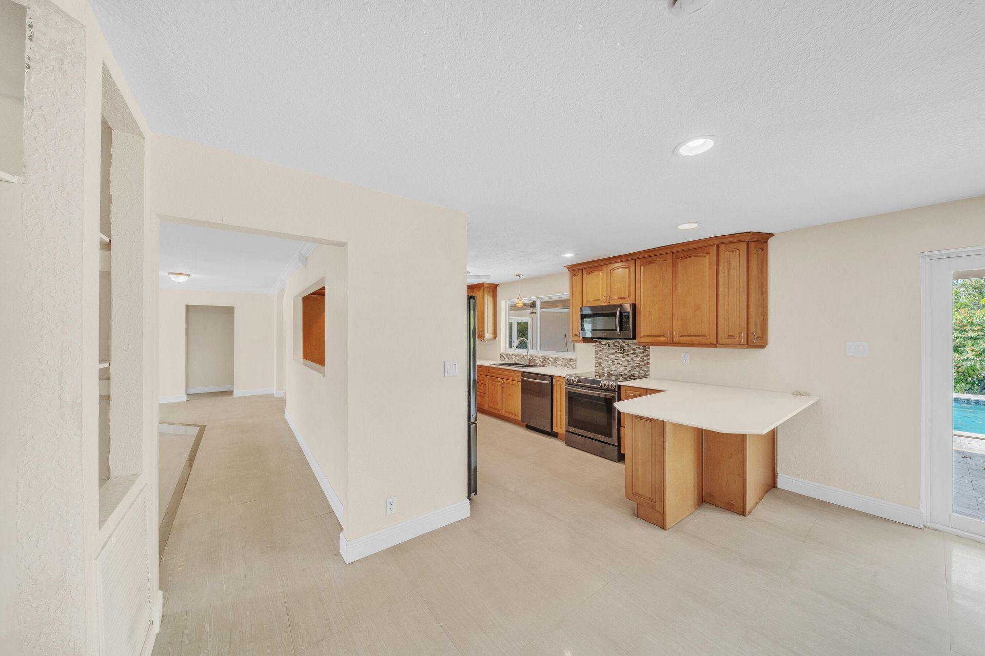 11901 NW 25th Street, Plantation, FL 33323 Photo