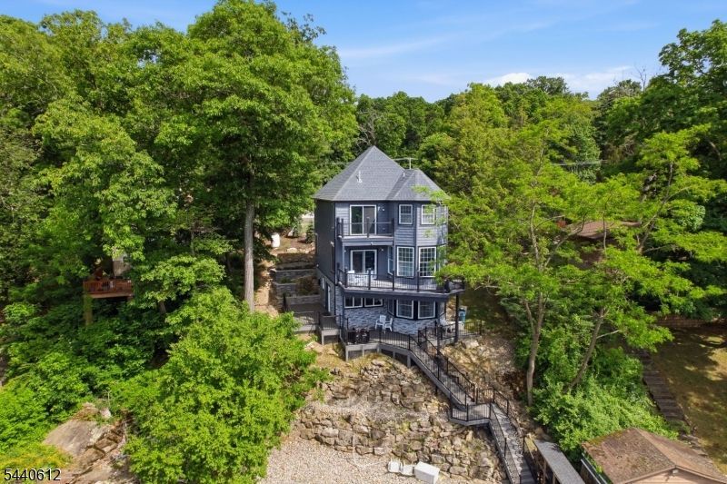 367 Maxim Dr, Hopatcong, NJ 07843 Main Photo