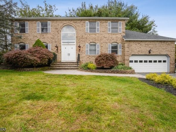 50 Kahl Rd, East Hanover, NJ 07936