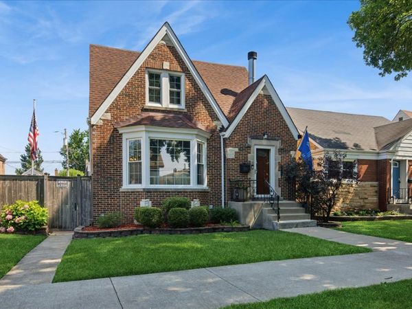 7620 W Rascher Avenue, Chicago, IL 60656