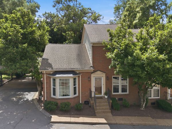 8 Sharonwood Dr, Nashville, TN 37215