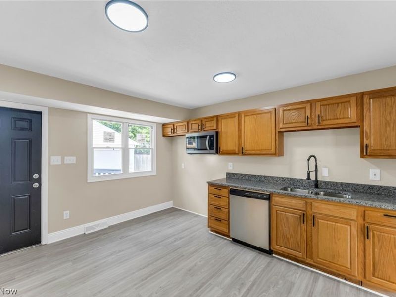 25291 Richards Avenue, Euclid, OH 44132 Photo 11
