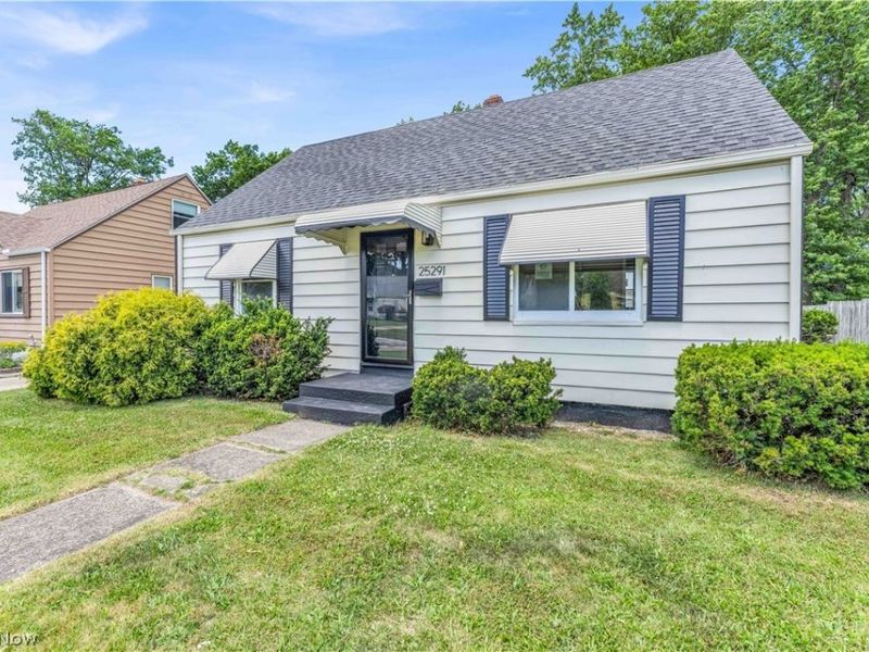 25291 Richards Avenue , Euclid, OH 44132 Photo 2