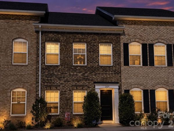 2125 24th Street Lane SE, Hickory, NC 28602
