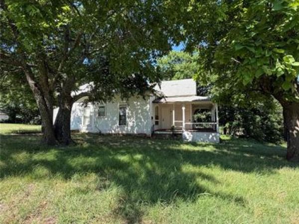 523 E 10th Street, Chandler, OK 74834