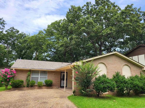 9105 Peach Tree Lane, Sherwood, AR 72120