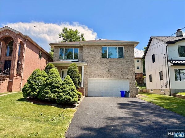 372 Chestnut Street, RIDGEFIELD, NJ 07657