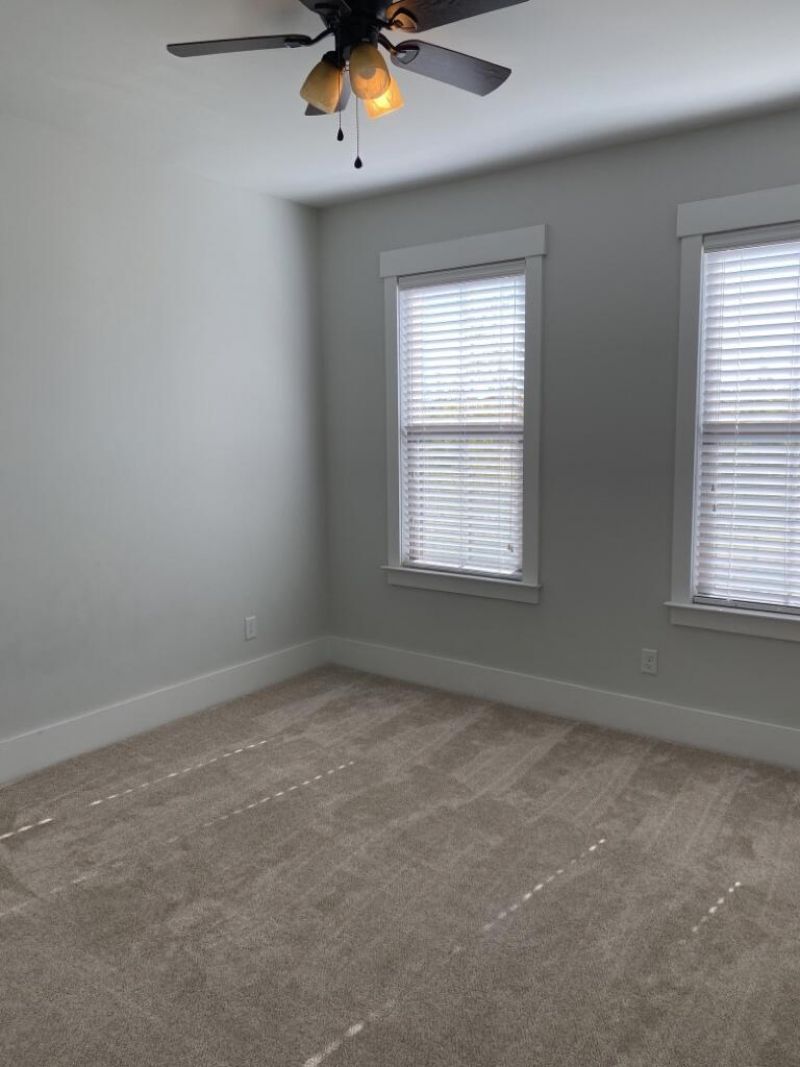 250 Oak Park Street Photo 16