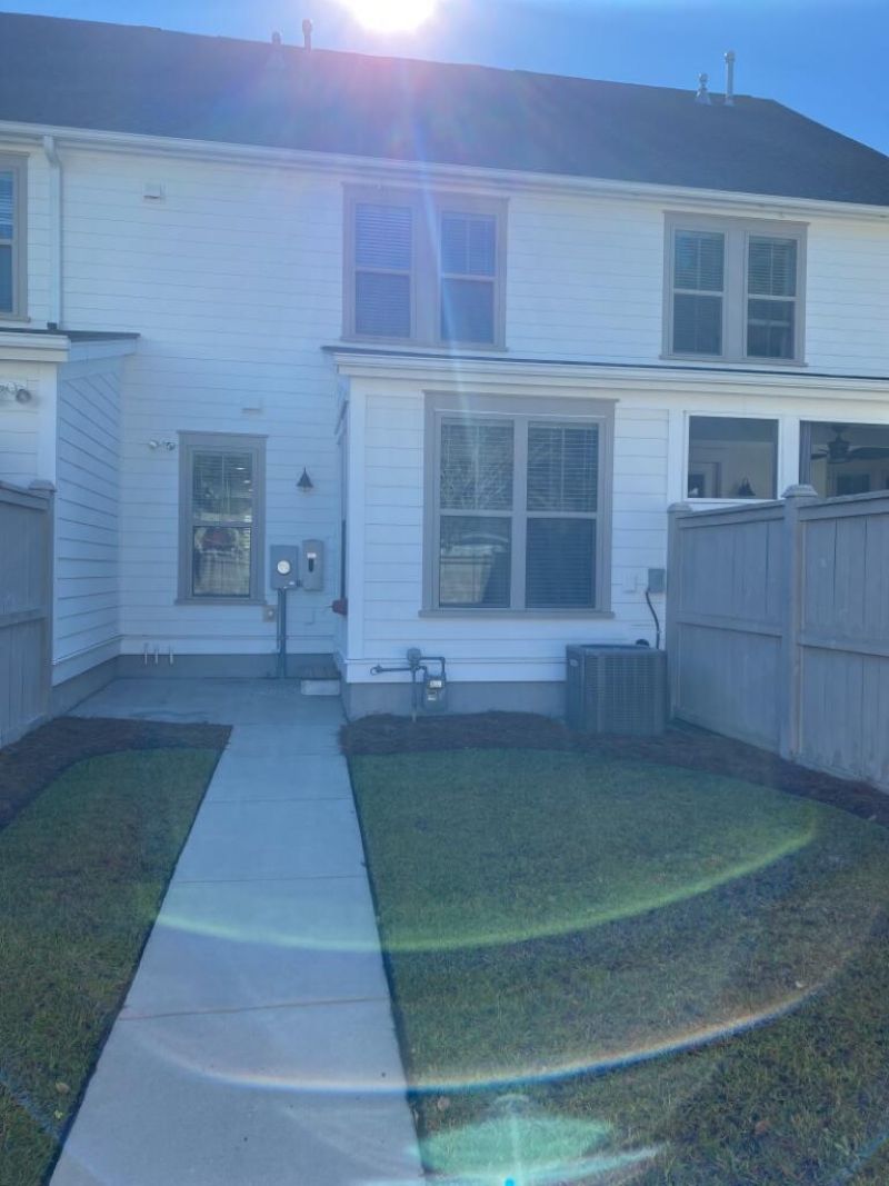 250 Oak Park Street Photo 18