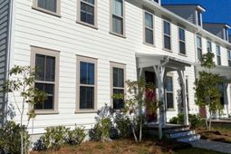 250 Oak Park Street photo 4