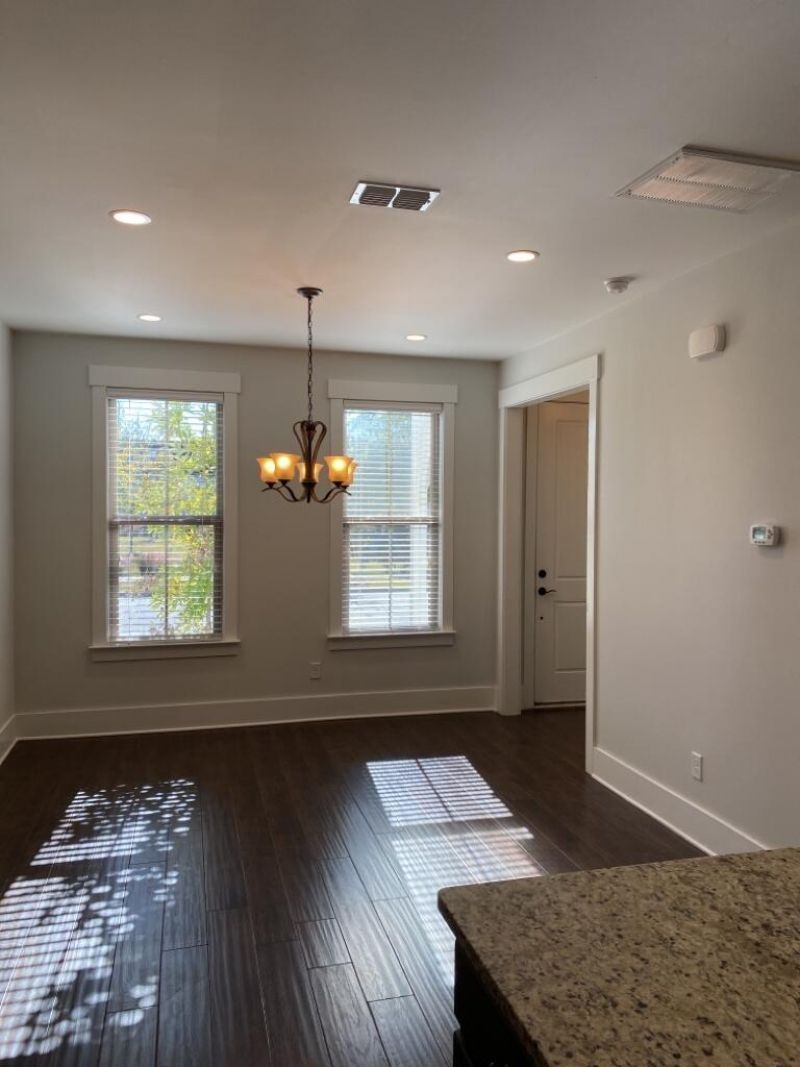 250 Oak Park Street Photo 4