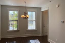 250 Oak Park Street photo 4