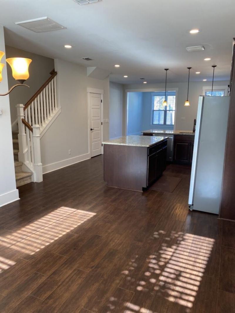 250 Oak Park Street Photo 6