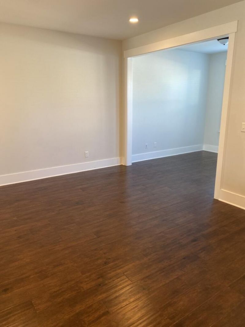 250 Oak Park Street Photo 8
