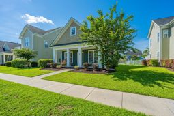 111 Foxglove Avenue photo 4