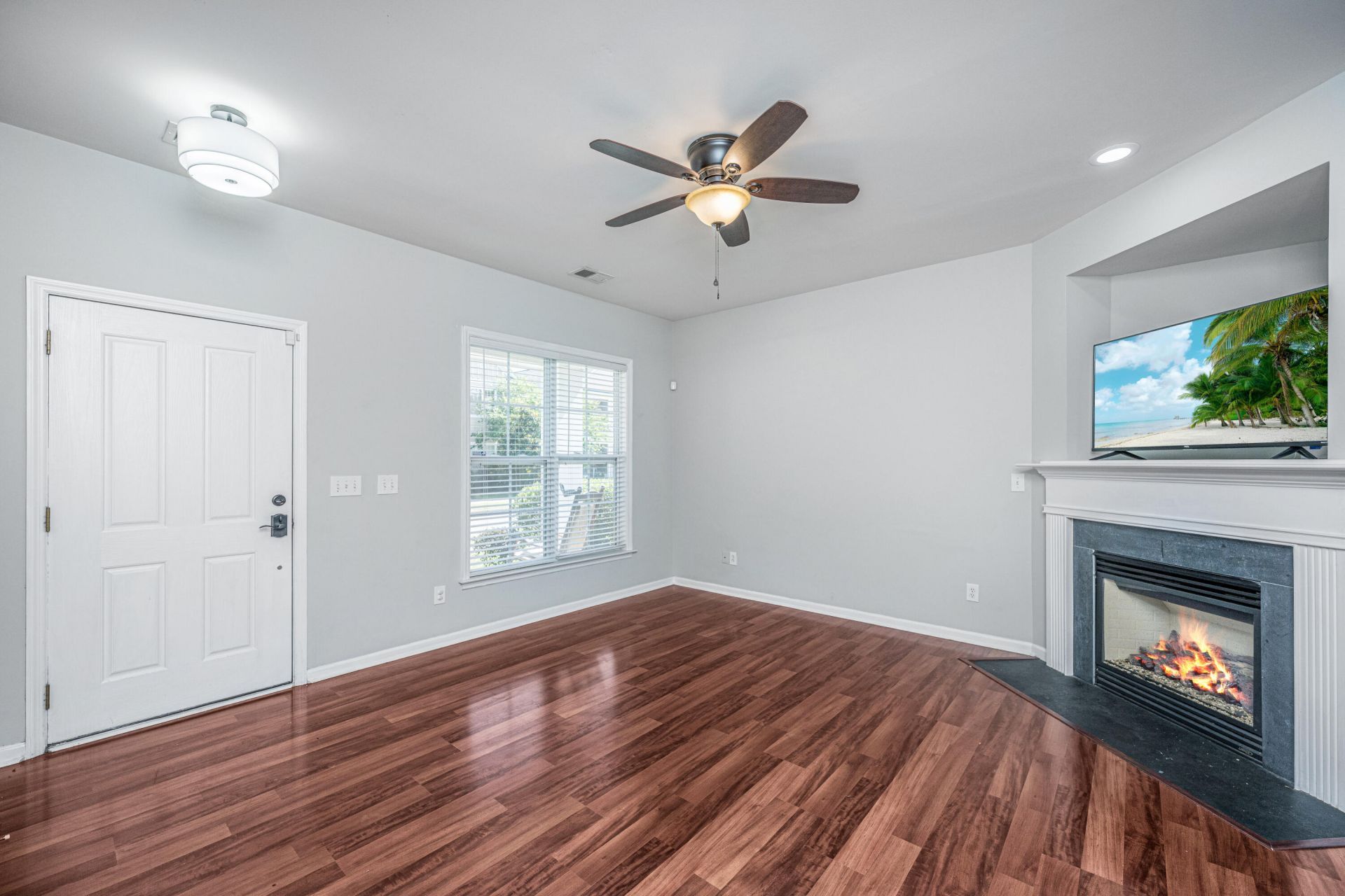 111 Foxglove Avenue Photo 7
