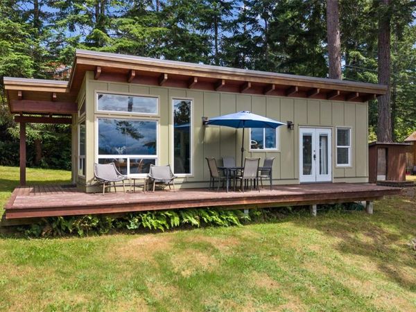 781 Cliff Rd , Quadra Island, BC V0P 1N0