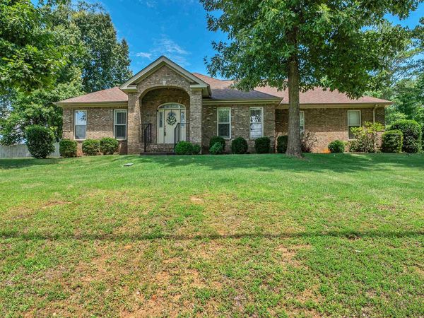 53 Ridgecliff Dr, Florence, AL 35634