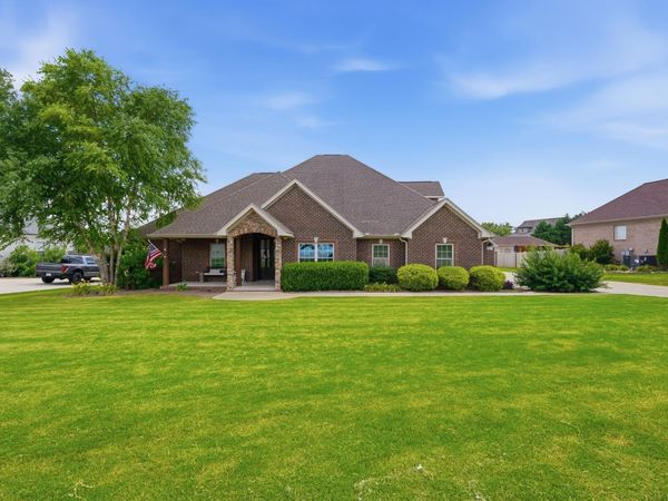 109 Inglewood Dr, Tuscumbia, AL 35674