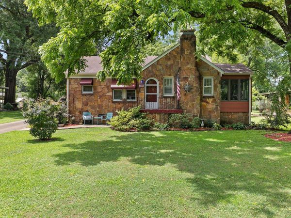 1911 Wood Ave, Florence, AL 35630