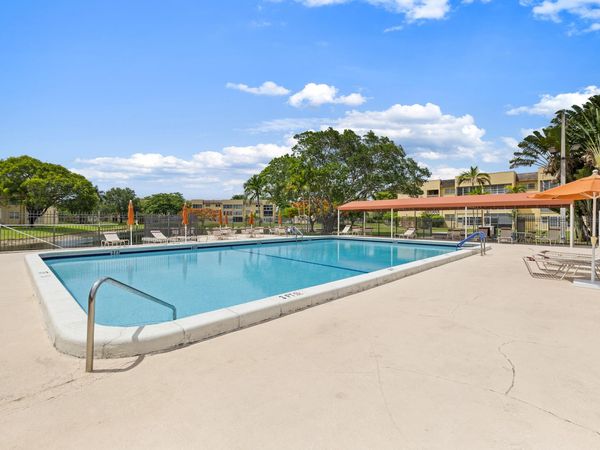 6300 NW 62nd Street, Unit 110, Tamarac, FL 33319