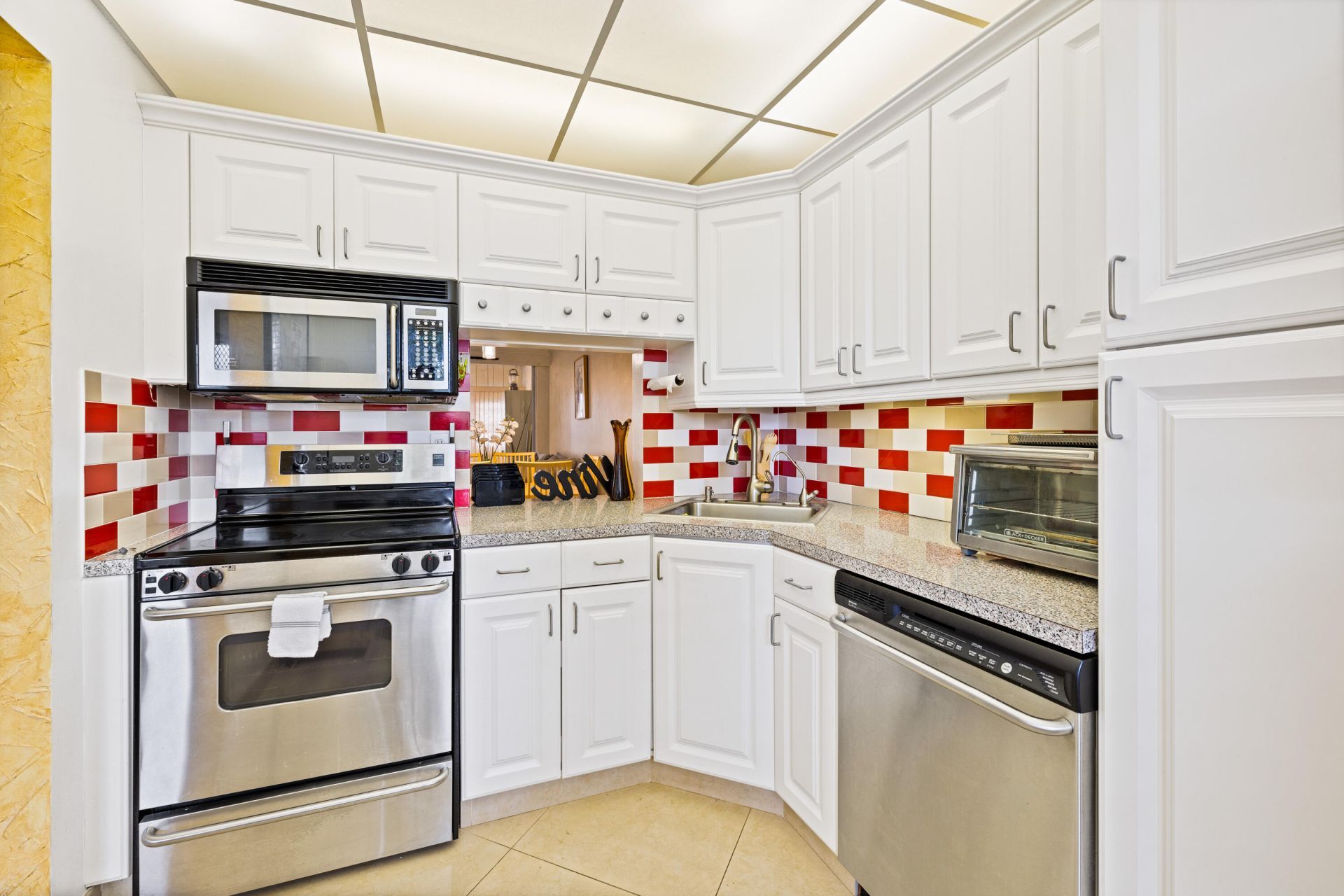 6300 NW 62nd Street, Unit 110, Tamarac, FL 33319 Photo
