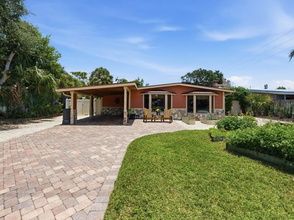 1055 S Brevard Avenue, Cocoa Beach, FL 32931