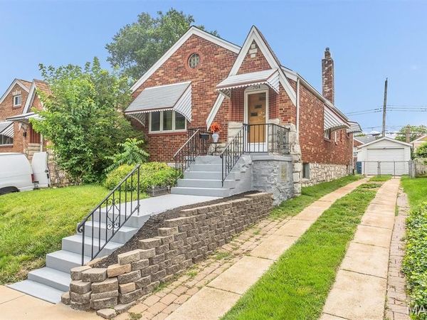 704 Avenue H, St Louis, MO 63125