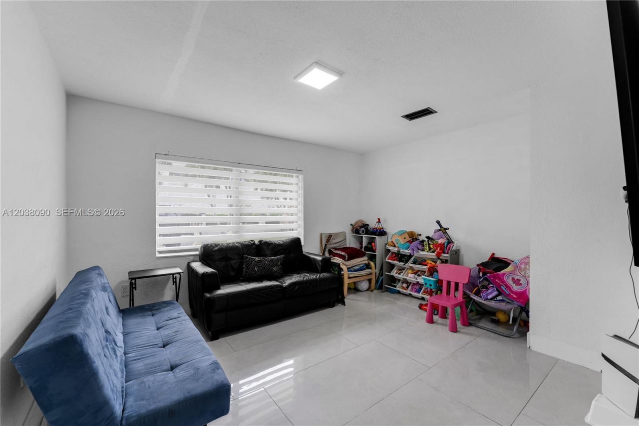 551 SW 127th Ave , Miami, FL 33184 Photo
