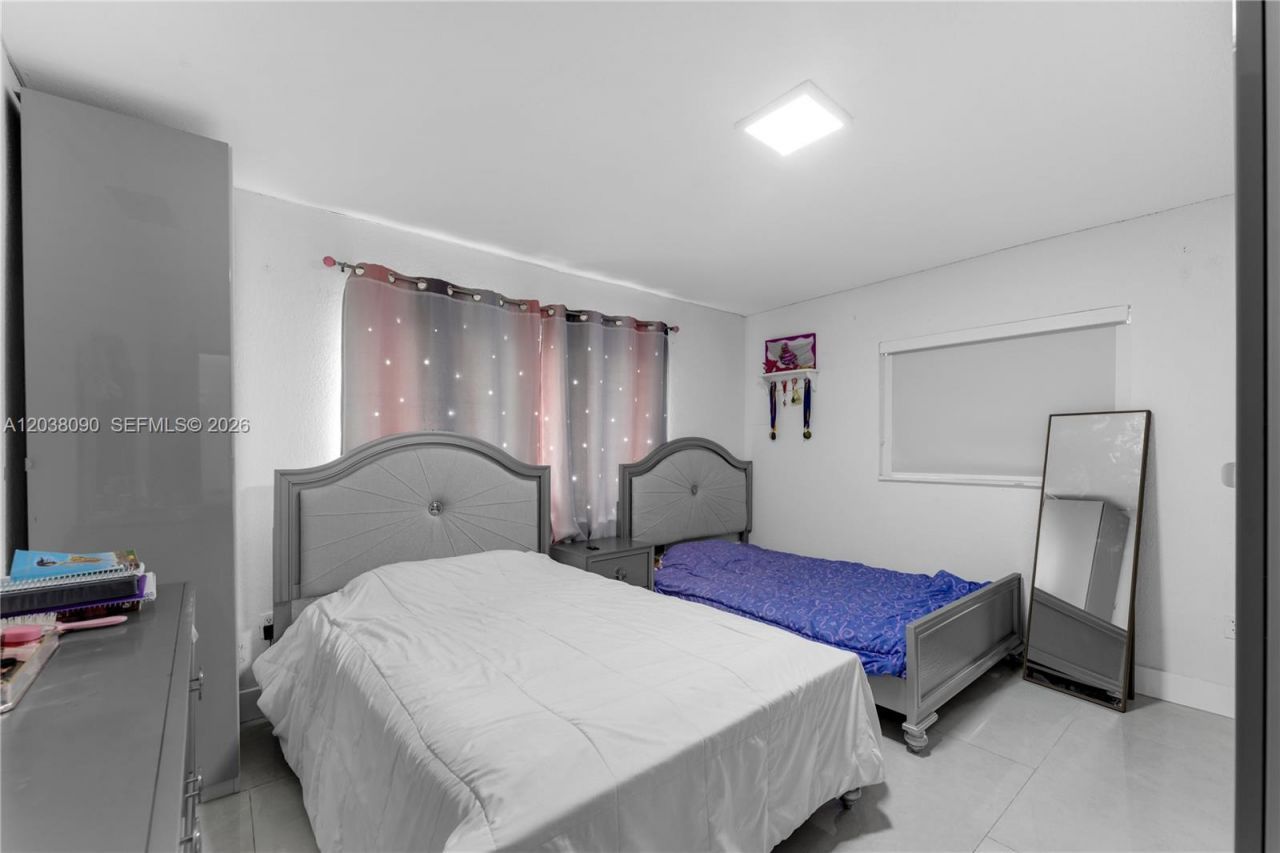 551 SW 127th Ave , Miami, FL 33184 Photo