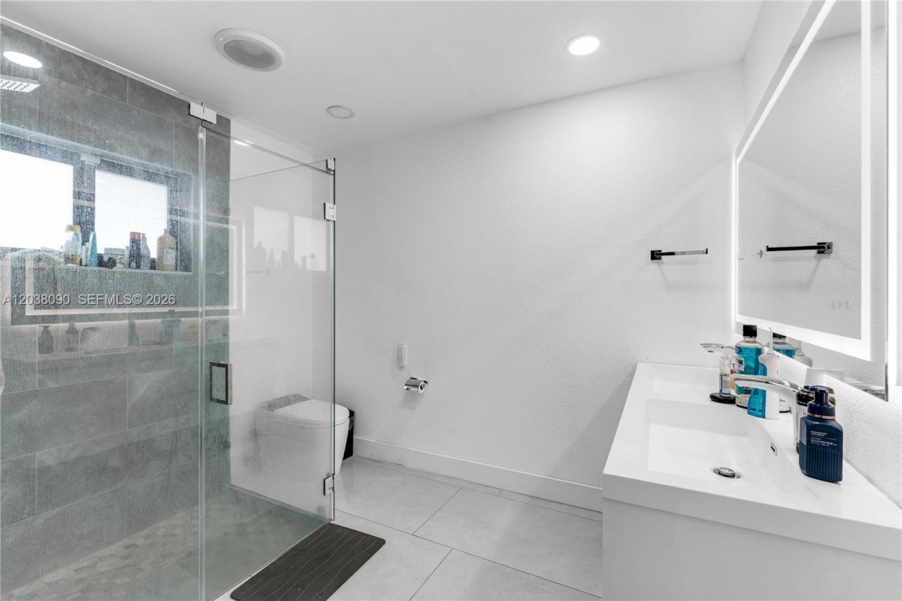 551 SW 127th Ave , Miami, FL 33184 Photo