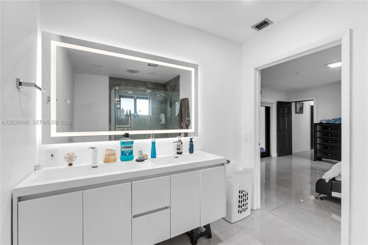 551 SW 127th Ave , Miami, FL 33184 Photo