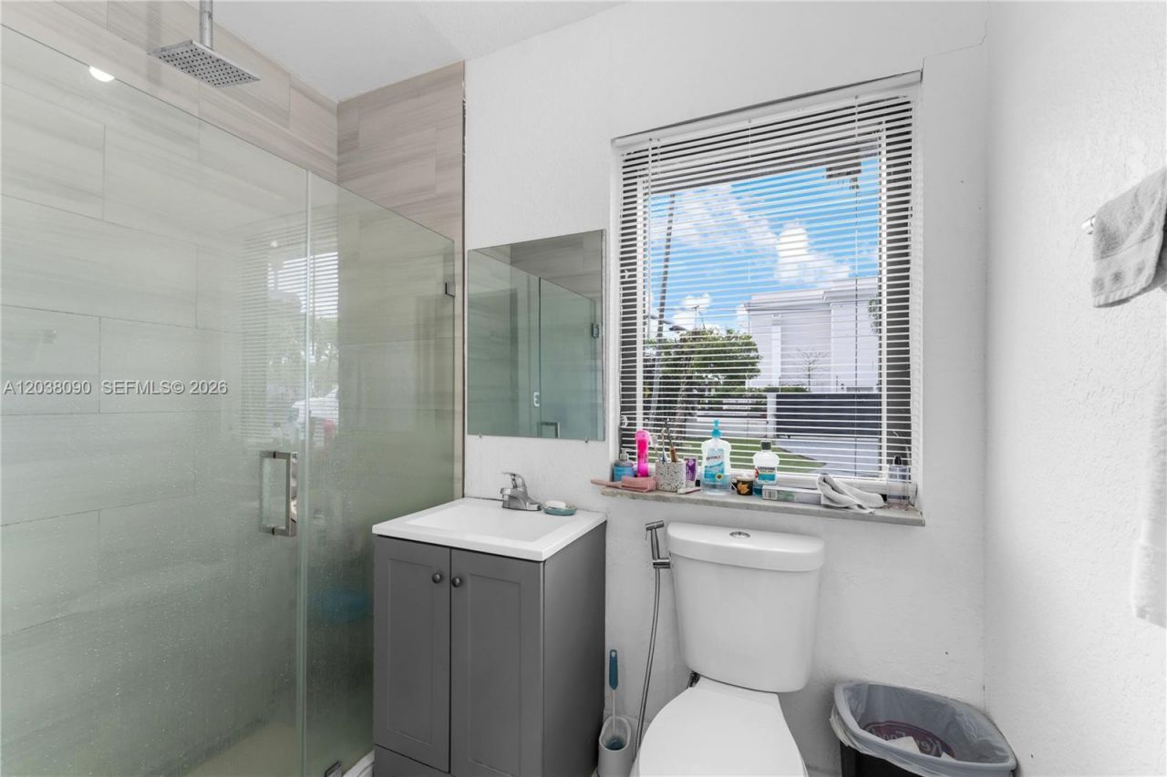 551 SW 127th Ave , Miami, FL 33184 Photo
