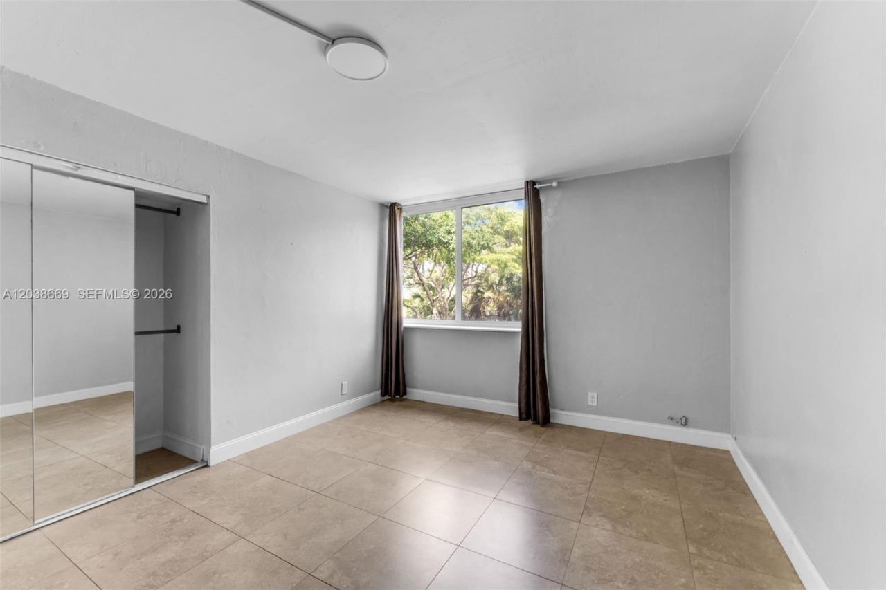 9001 SW 77th Ave , Unit C202, Miami, FL 33156 Photo