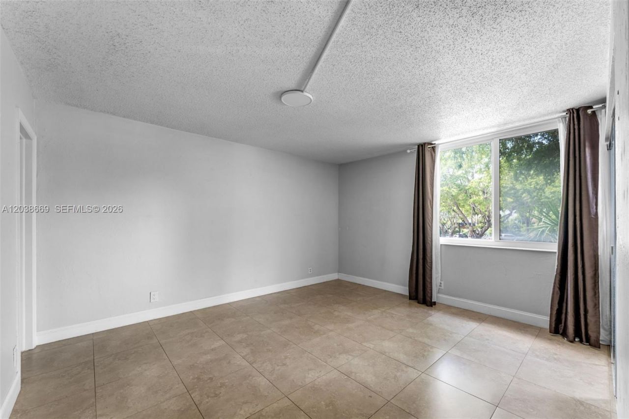 9001 SW 77th Ave , Unit C202, Miami, FL 33156 Photo